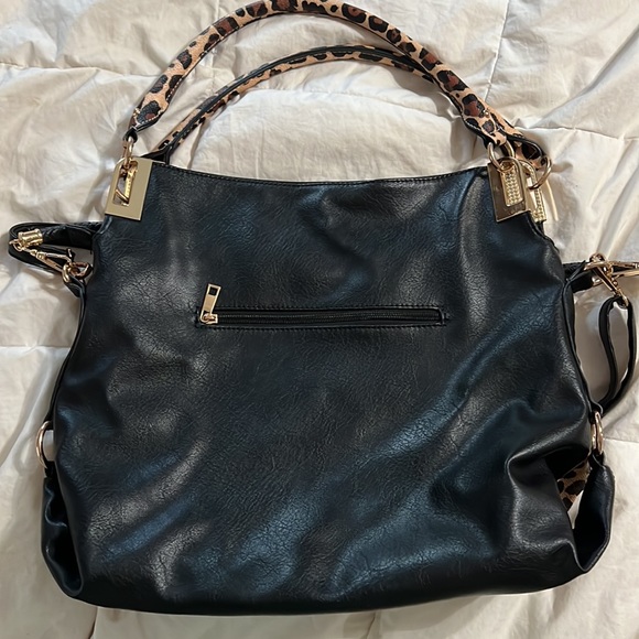 Black and leopard purse - Picture 2 of 12